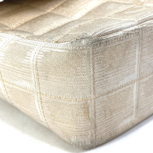 CHANEL Beige Shoulder Bag - Picture 7 of 16